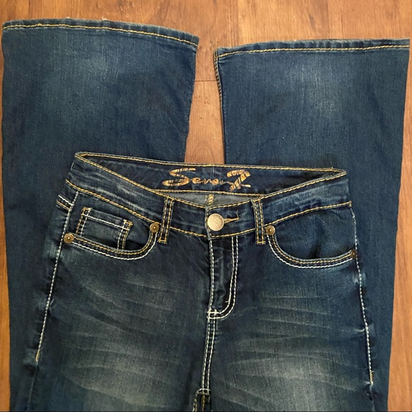 Seven7 Denim - Seven jeans size 27 high rise flare. Perf condition